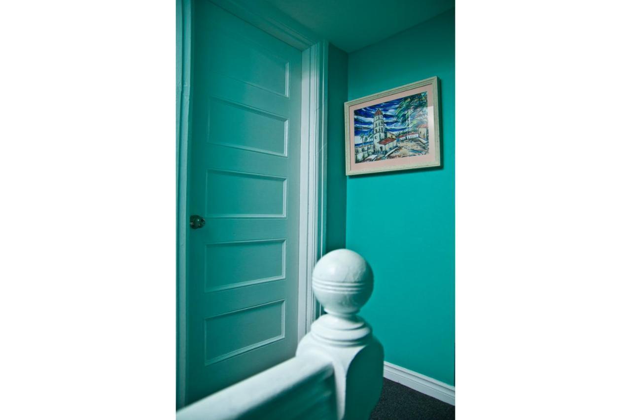 Colour Cube Guest House Toronto Downtown East Εξωτερικό φωτογραφία